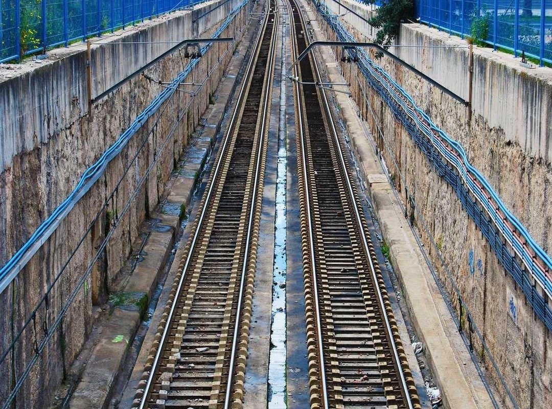 Using Humor in Good Night Wishes: Benefits and Considerations