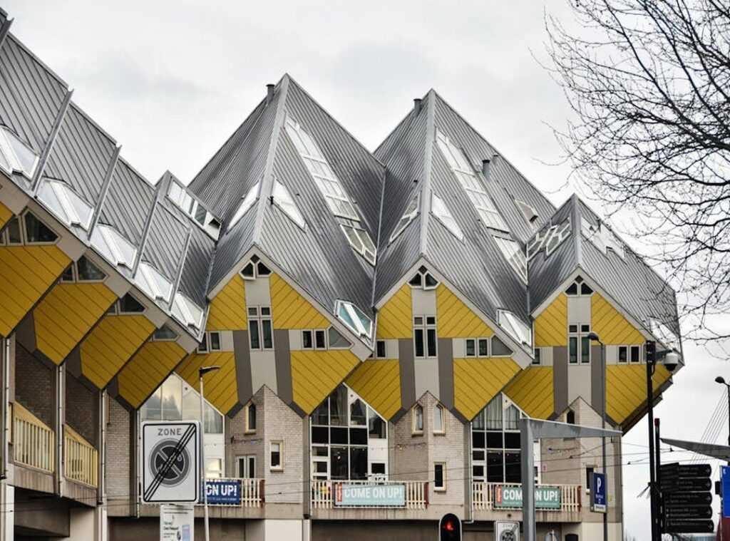 futuristic home designs