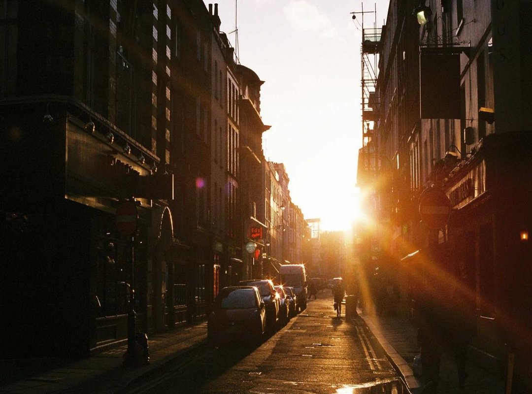 Pojokmanga vs. The Competition: A Head-to-Head Comparison