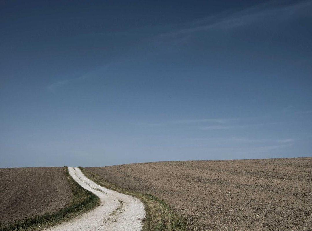 The Unseen Star: Deconstructing the Episode's Set Design